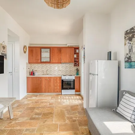 Comfy House In Paros Apartment *