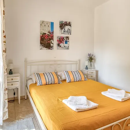 Comfy House In Paros Apartment