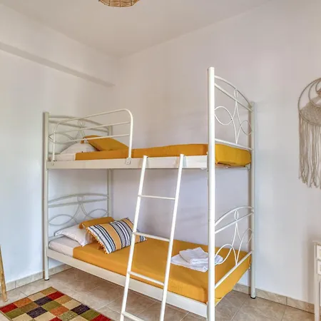 Comfy House In Paros Apartment