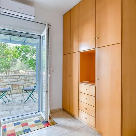Apartment Comfy House In Paros Aliki (Paros)