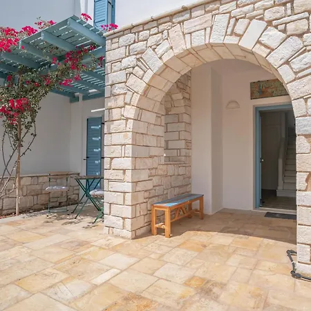 Comfy House In Paros Apartment *